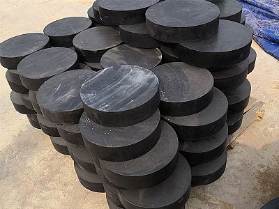 称多县板式橡胶支座由若干层橡胶片与薄钢板经加压硫化